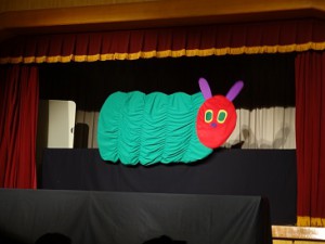巨大なはらぺこあおむし登場！！